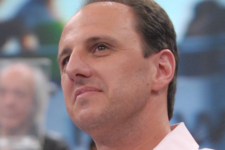 Com Covid, Rogério Ceni não comandará o Flamengo na partida contra o Coritiba