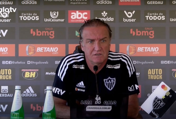 Cuca faz coletiva surpresa após nova derrota do Atlético-MG e deixa futuro indefinido