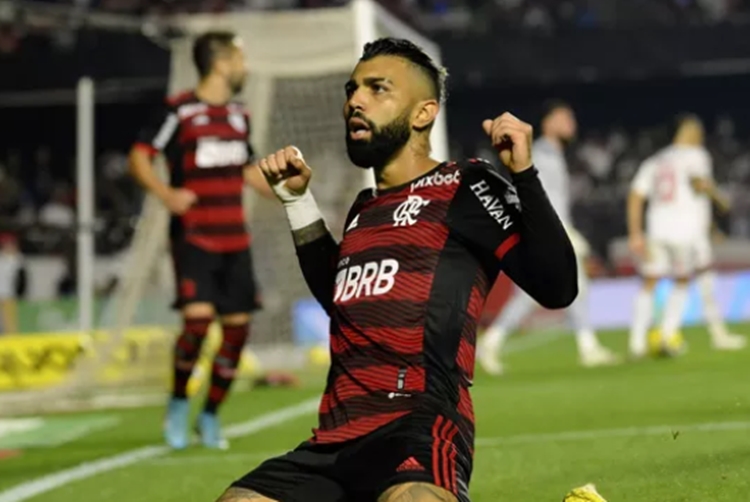 Flamengo atropela São Paulo e fica próximo da Grande Final da Copa do Brasil