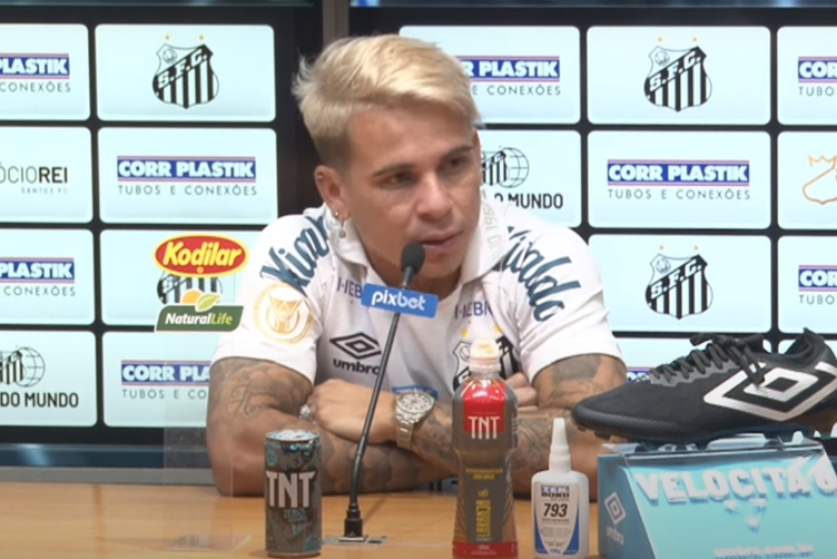 Soteldo diz que negou propostas por amor ao Santos