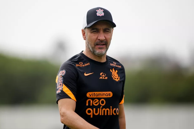 Vítor Pereira não deve continuar no Corinthians em 2023, afirma jornalista