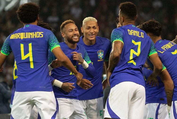 Brasil goleia Tunísia no último amistoso antes da Copa do Mundo