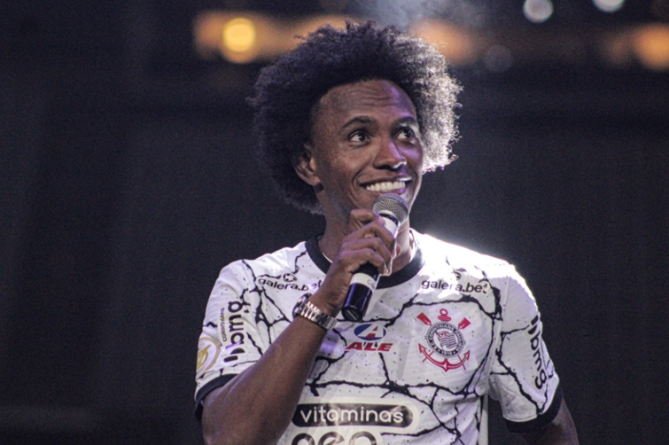 William critica a torcida brasileira após saída conturbada do Corinthians
