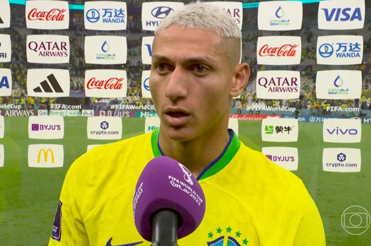 Richarlison celebra vitória do Brasil e revela que realizou sonho de criança na Seleção